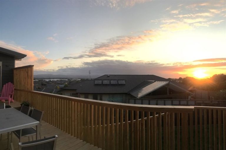 Photo of property in 4 Tennyson Avenue, Kelvin Grove, Palmerston North, 4414