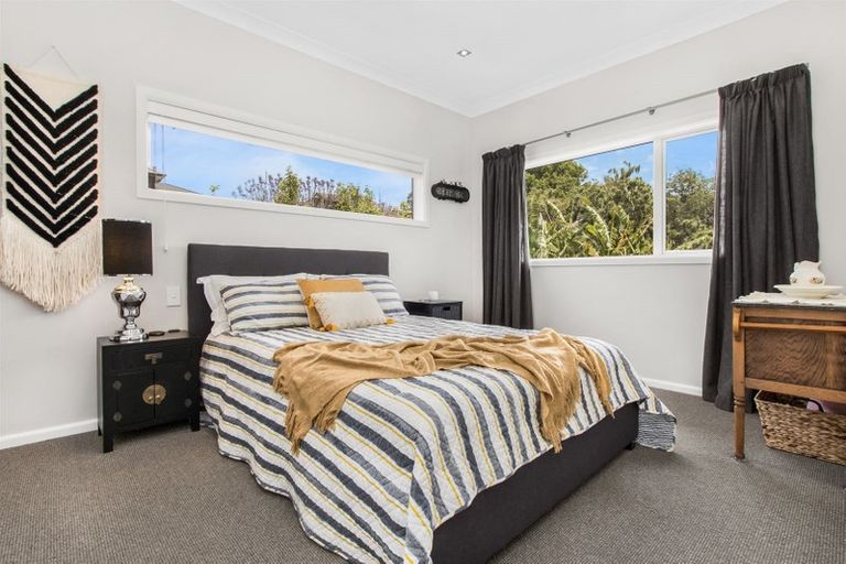 Photo of property in 172 Mellons Bay Road, Mellons Bay, Auckland, 2014