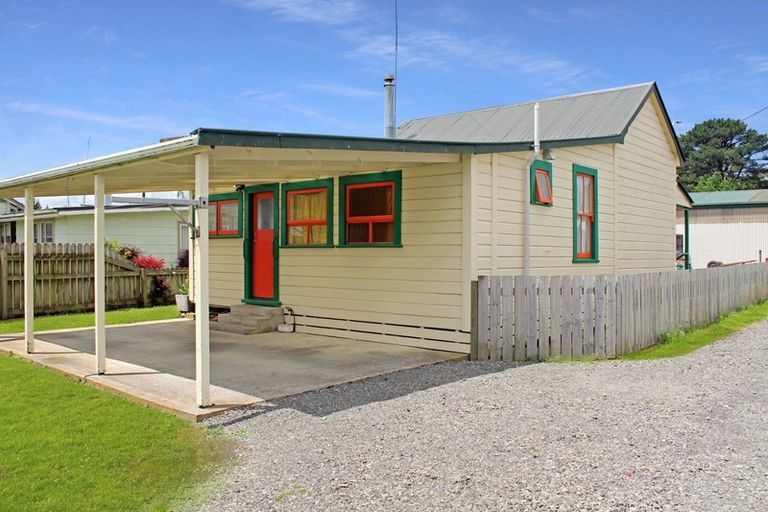 Photo of property in 3 Otanga Street, Dannevirke, 4930