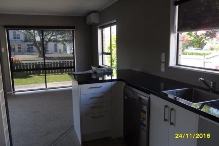 Photo of property in 47 Clare Street, Cambridge, 3434