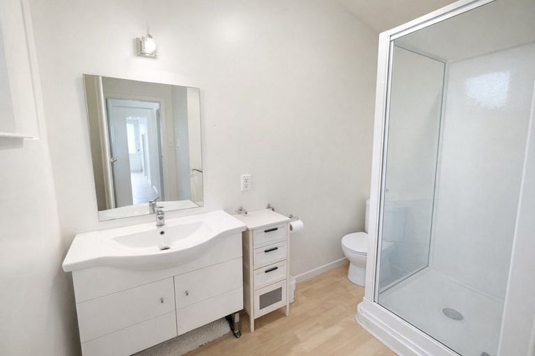 Photo of property in 1/18 Clifton Terrace, Kelburn, Wellington, 6012