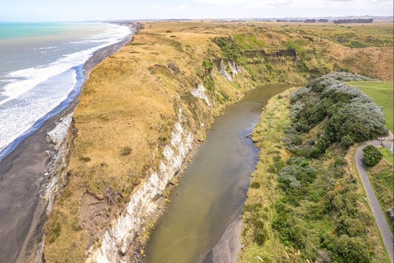 Photo of property in 21 Sunset Parade, Kai Iwi, Whanganui, 4574