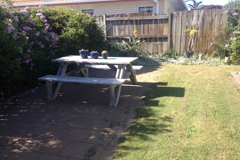 Photo of property in 49 Gravatt Road, Papamoa Beach, Papamoa, 3118