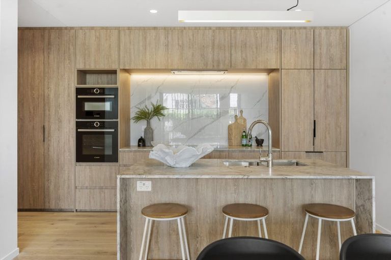 Photo of property in "milford 110" Penthouse, 103/110 Kitchener Road, Milford, Auckland, 0620