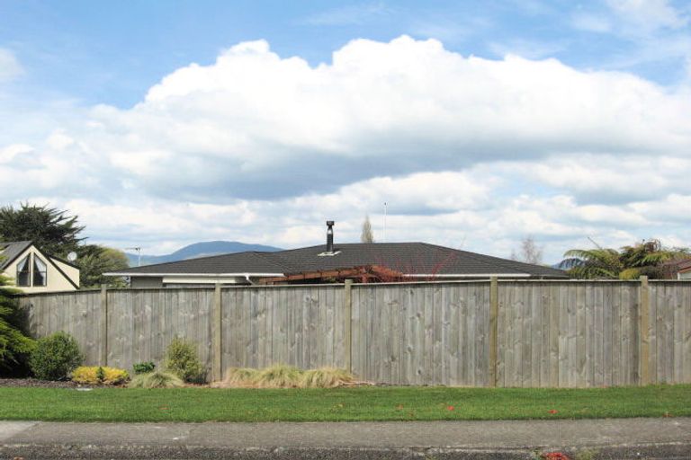 Photo of property in 76 Grand Vue Road, Kawaha Point, Rotorua, 3010