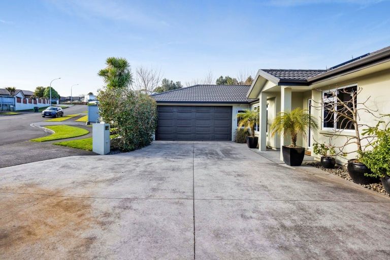 Photo of property in 15 Anderson Way, Highlands Park, New Plymouth, 4312