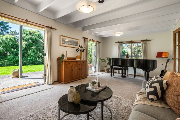 Photo of property in 6 Terrylyn Drive, Hillcrest, Auckland, 0627