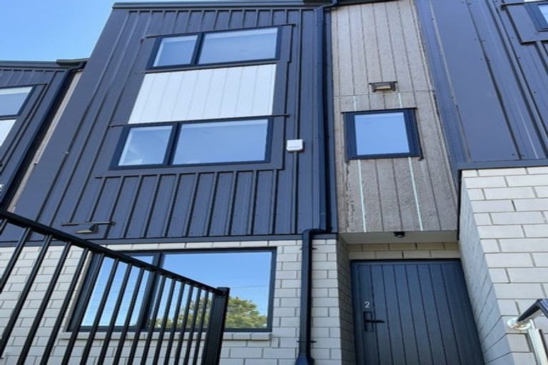 Photo of property in 2/241 Don Buck Road, Massey, Auckland, 0614