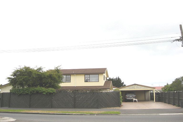 Photo of property in 33 Inwoods Road, Parklands, Christchurch, 8083