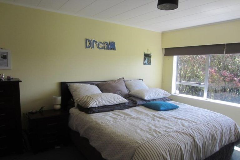 Photo of property in 9/10 Petherick Crescent, Johnsonville, Wellington, 6037