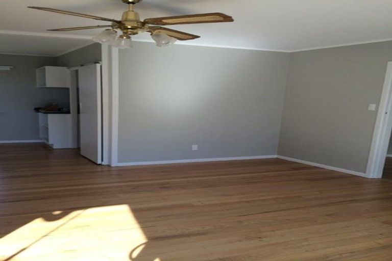 Photo of property in 45 Glen Marine Parade, Glendene, Auckland, 0602