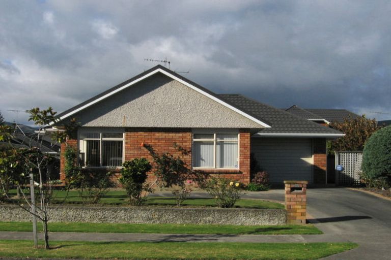 Photo of property in 1 Greenaway Road, Waikanae, 5036