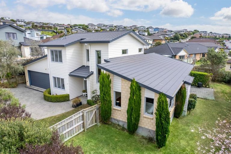 Photo of property in 31 Te Puia Drive, Aotea, Porirua, 5024