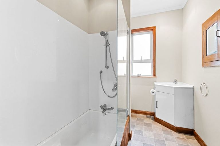 Photo of property in 31 Queenwood Road, Levin, 5510
