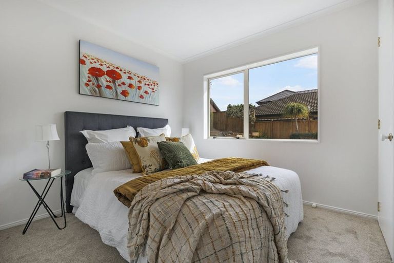 Photo of property in 17 Brompton Place, Burswood, Auckland, 2013