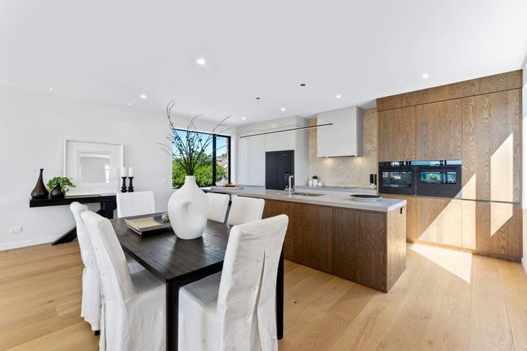 Photo of property in 14a Muritai Road, Milford, Auckland, 0620