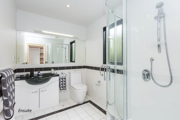 Photo of property in 68 Emerald Hill Drive, Birchville, Upper Hutt, 5018