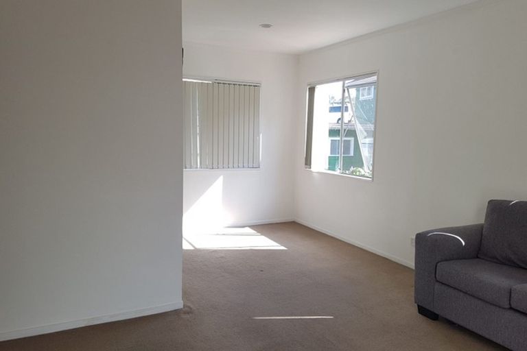 Photo of property in 165 Pine Valley Road, Dairy Flat, Silverdale, 0992