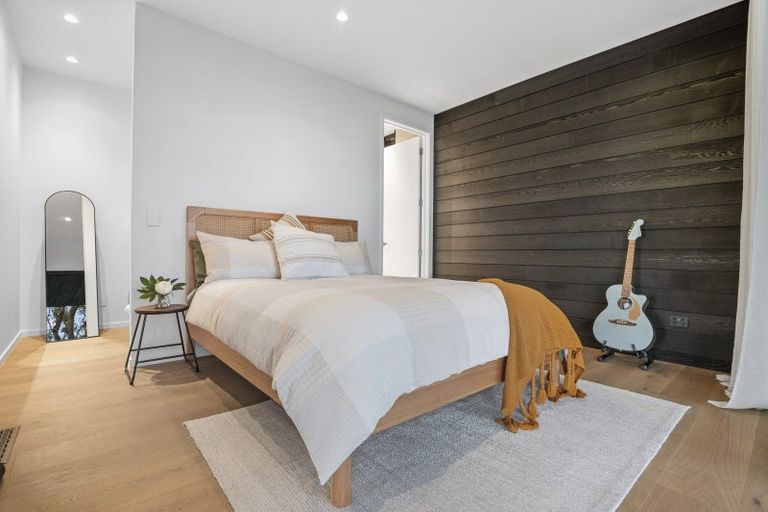 Photo of property in 28 Pacific Parade, Surfdale, Waiheke Island, 1081