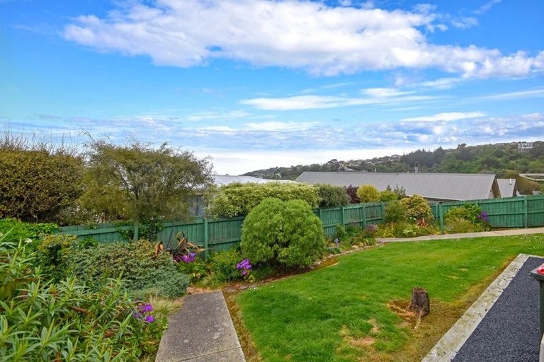 Photo of property in 14 Winston Place, Kew, Dunedin, 9012