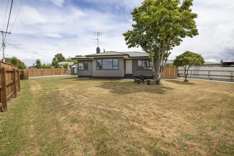 Photo of property in 2 Masefield Avenue, Maraenui, Napier, 4110