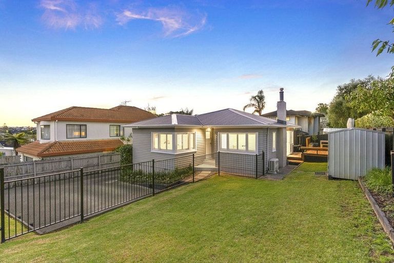 Photo of property in 7 Kenmure Avenue, Forrest Hill, Auckland, 0620