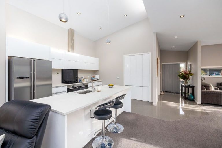 Photo of property in 52 Acacia Avenue, Rangiora, 7400