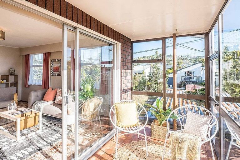 Photo of property in 23 Cara Crescent, Paparangi, Wellington, 6037