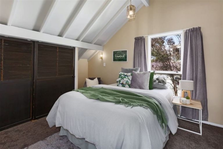 Photo of property in 10 Venus Place, Whitby, Porirua, 5024