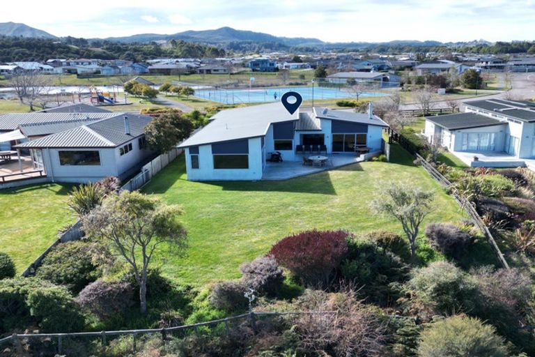 Photo of property in 153 Lisland Drive, Kinloch, Taupo, 3377