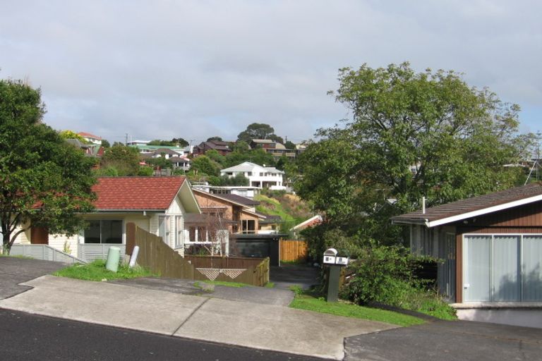 Photo of property in 1/8 Robbies Road, Shelly Park, Auckland, 2014