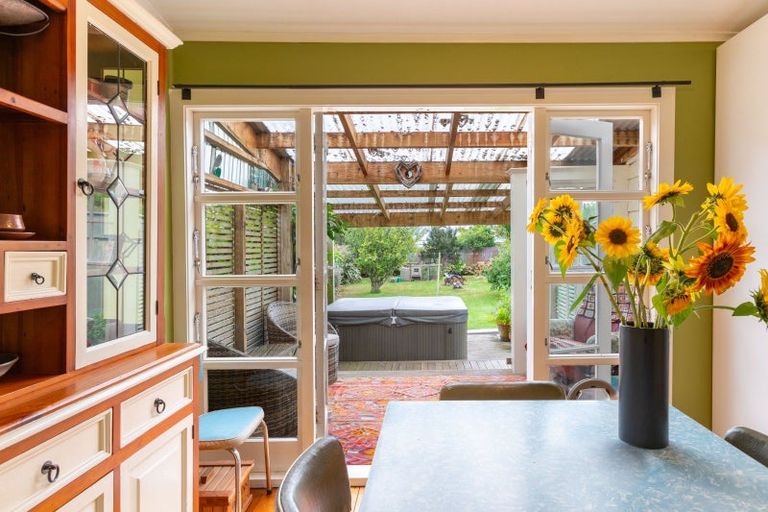 Photo of property in 3 Atkinson Street, Woodville, 4920