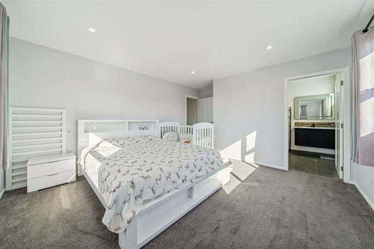 Photo of property in 32 Castletown Street, Wallaceville, Upper Hutt, 5018