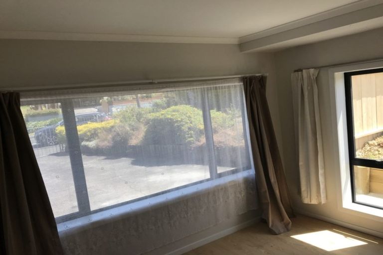 Photo of property in 26 Widmore Drive, Massey, Auckland, 0614