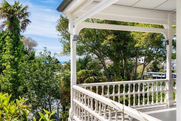 Photo of property in 6 Thompson Road, Bluff Hill, Napier, 4110