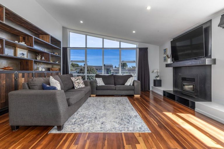 Photo of property in 16 Glen Street, Levin, 5510