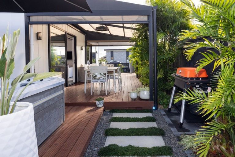 Photo of property in 28 Harding Drive, Papamoa Beach, Papamoa, 3118