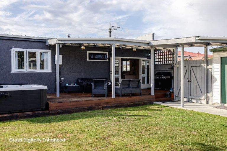 Photo of property in 32 Rewa Street, Takaro, Palmerston North, 4412