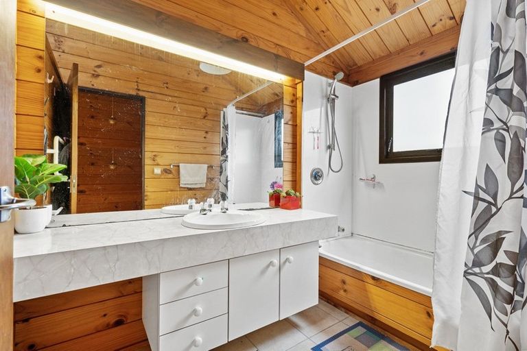 Photo of property in 148 West Harbour Drive, West Harbour, Auckland, 0618