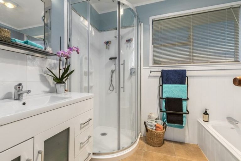 Photo of property in 9a Scott Avenue, Mangere Bridge, Auckland, 2022