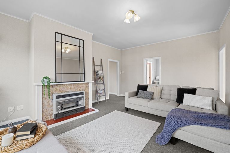 Photo of property in 70 Williams Street, Cambridge, 3434