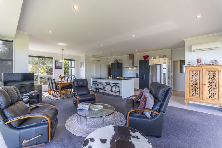 Photo of property in 21 Lookaway Place, Huntsbury, Christchurch, 8022