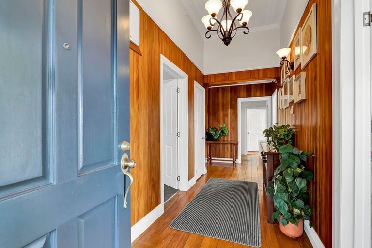 Photo of property in 1a Squire Place, Blagdon, New Plymouth, 4310