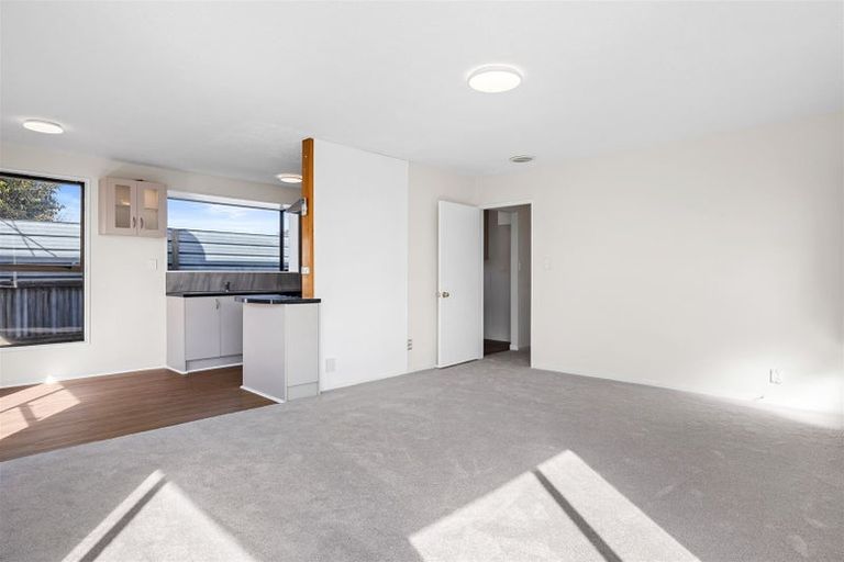 Photo of property in 2/33 Tower Street, Hornby, Christchurch, 8042