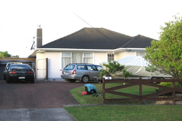 Photo of property in 14 Cornwall Street, Te Atatu South, Auckland, 0610