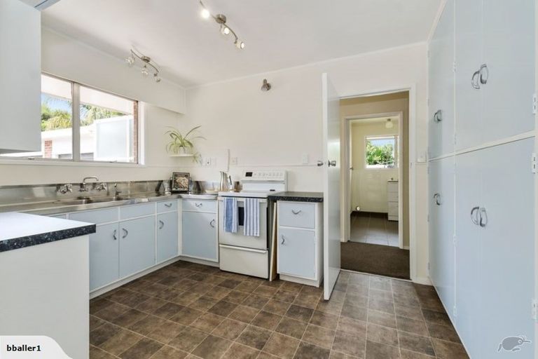 Photo of property in 328 Great South Road, Opaheke, Papakura, 2113