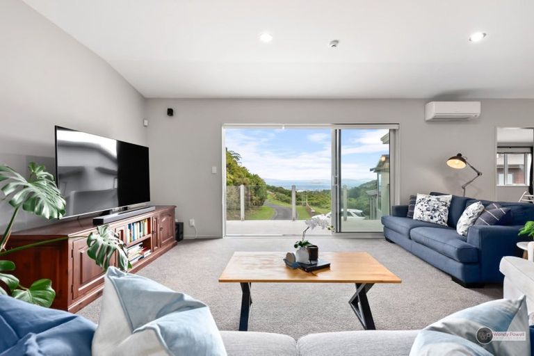Photo of property in 17 Oceanview Terrace, Tirohanga, Lower Hutt, 5010