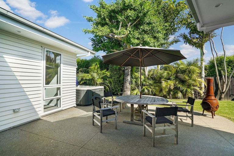 Photo of property in 24 Motuora Road, Manly, Whangaparaoa, 0930