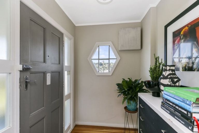 Photo of property in Regency Flats, 6/29-45 Miramar North Road, Miramar, Wellington, 6022