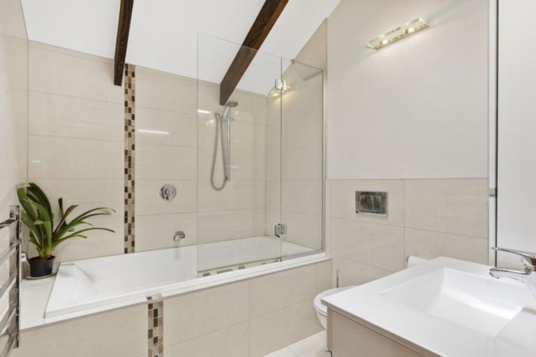 Photo of property in 5 Dalton Grove, Stokes Valley, Lower Hutt, 5019